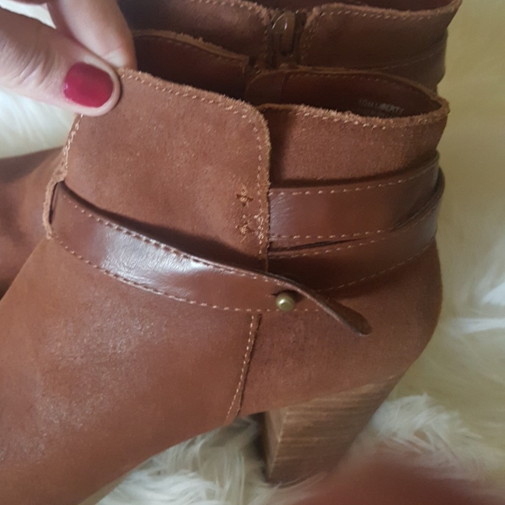 Crown Vintage Tan Booties - Picture 4 of 8